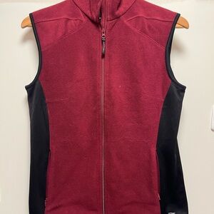 Women's Columbia Maroon Fleece Vest - Size Medium